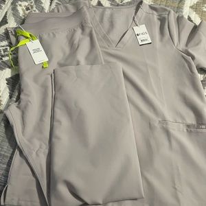 Womens XL Fig scrub set
